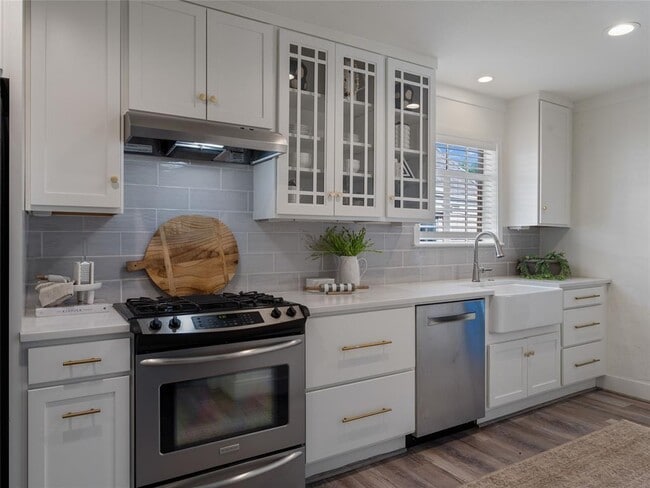 Building Photo - 212 Edgemere Ct