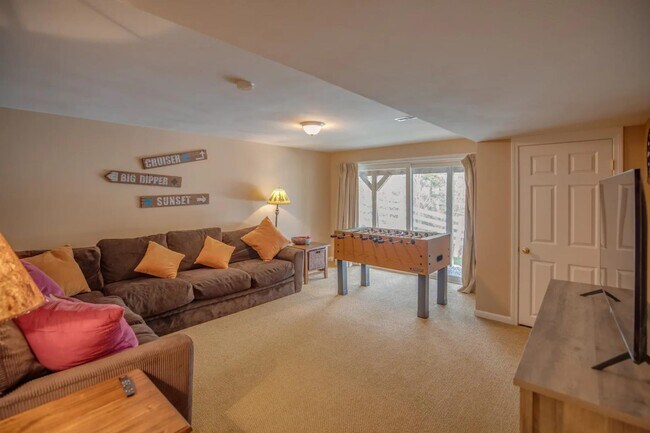 Building Photo - 130 Woodland Loop