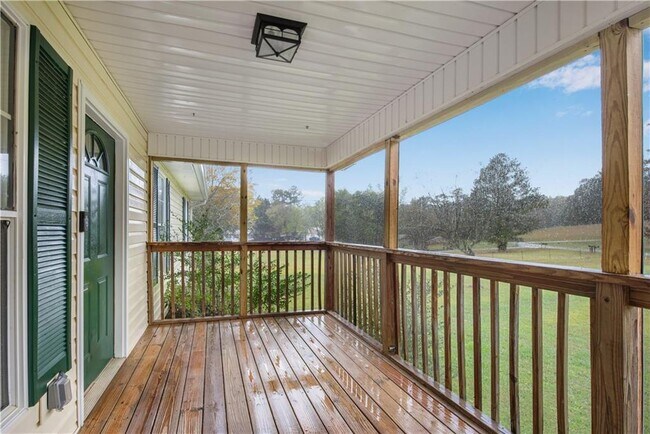 Building Photo - 700 Tilley Rd