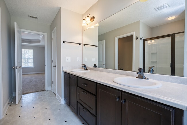 Building Photo - 141 Powers Dr