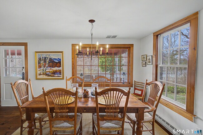 Building Photo - 75 Lake Lillinonah Rd N