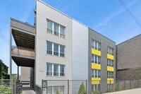 Building Photo - 1708 W Cermak Rd