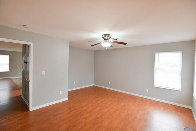 Building Photo - 105 Cotton Boll Dr