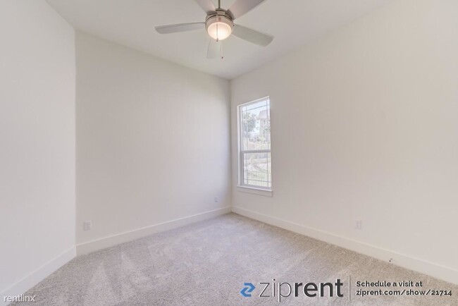 Building Photo - 3 br, 3 bath Condo - 436 Cartwheel Bend, L...