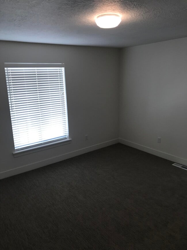 Building Photo - 2971 S Richmond St