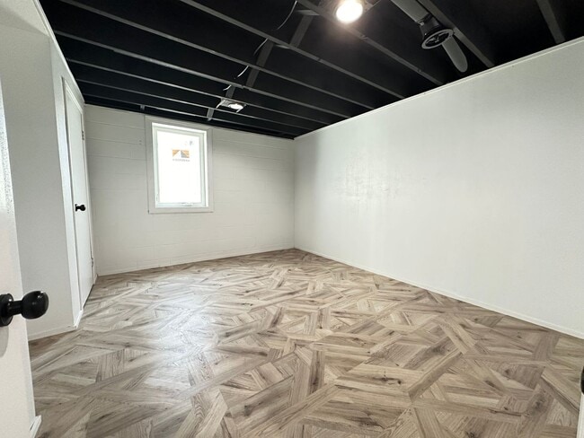 Building Photo - *LEASE SPECIAL* Modern 3+ Bedroom House in Cooper School Neighborhood