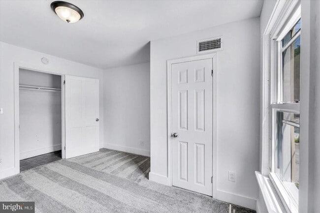 Building Photo - 58 Irish Ln