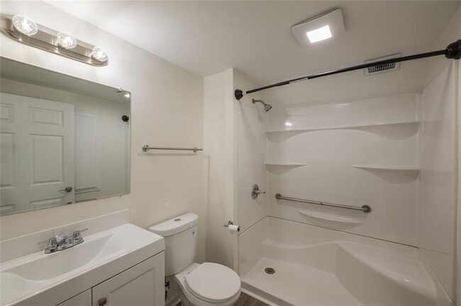 Building Photo - 5081 Hubert Dr