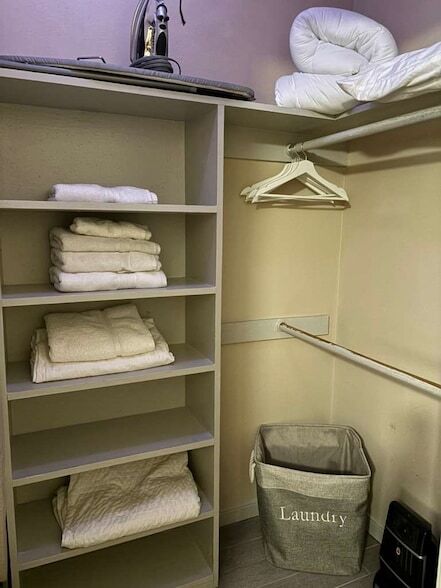 Building Photo - 7318 Dearborn St