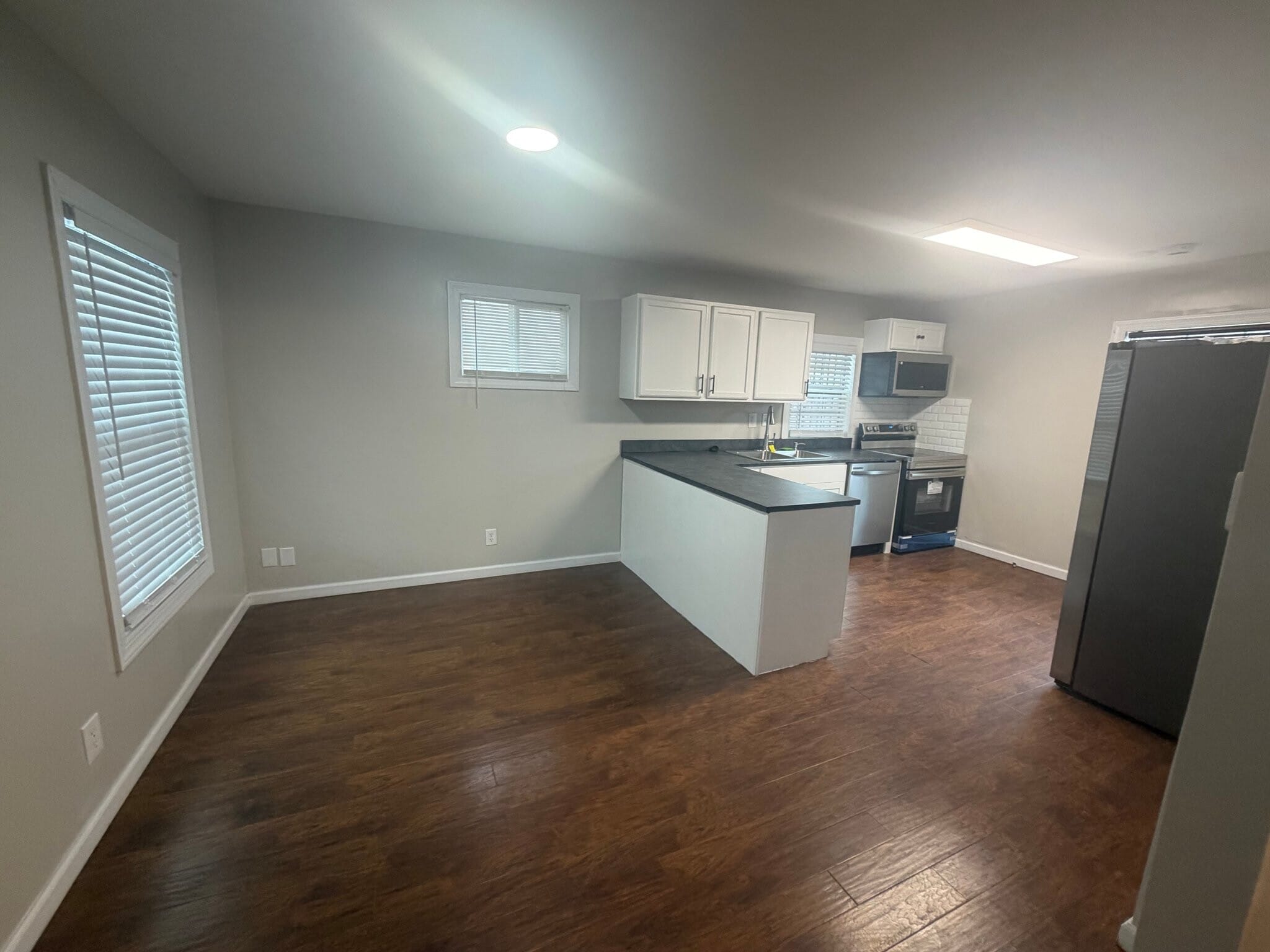 Building Photo - 1153 Sullivant Ave