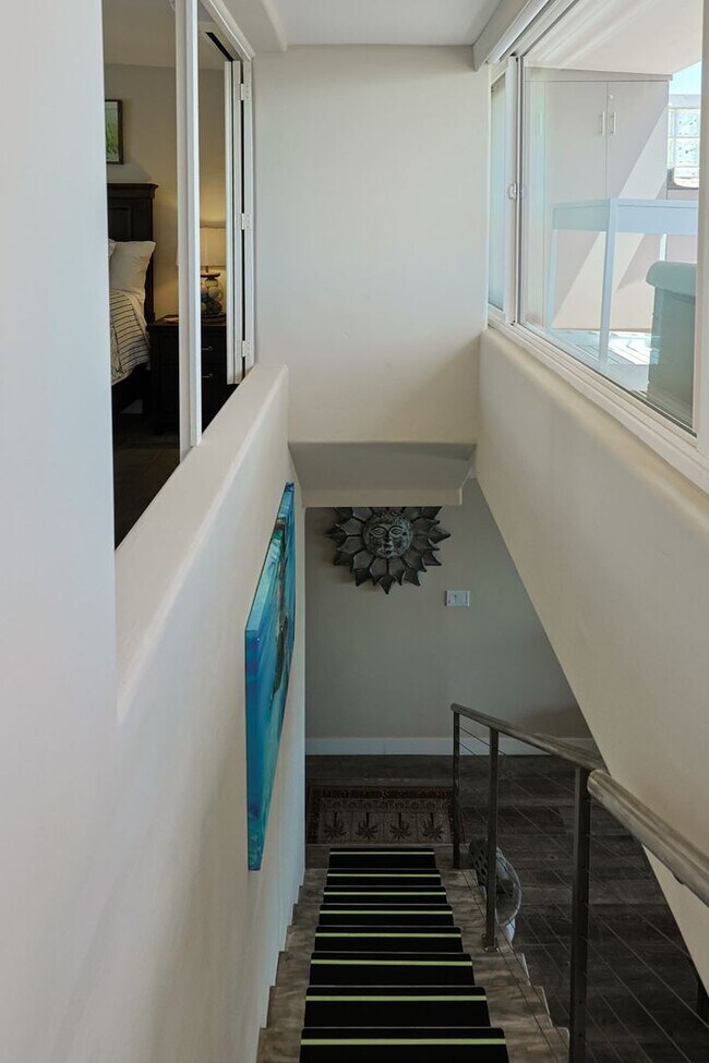 Building Photo - Spectacular 2 Bd/2Ba Glorietta Bay Condo.