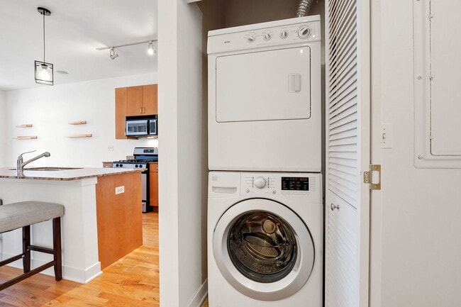 Building Photo - 1515 S Halsted St