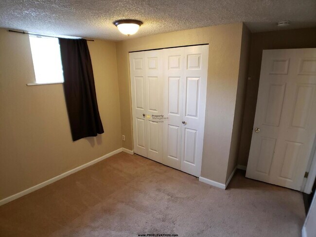 Building Photo - 4288 N Hooker St