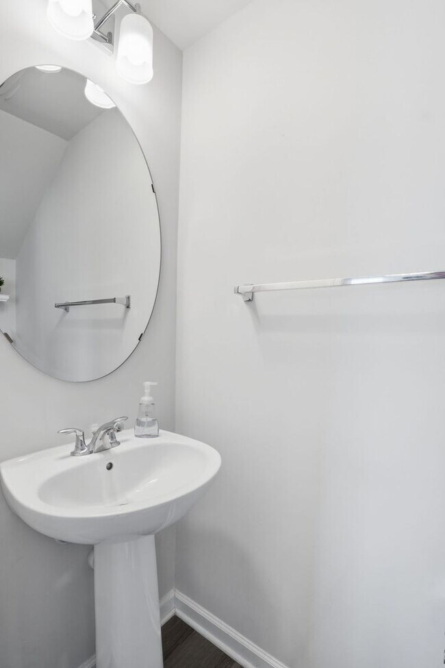 Building Photo - Step into a beautifully designed contemporary residence that exudes style and comfort at every turn.