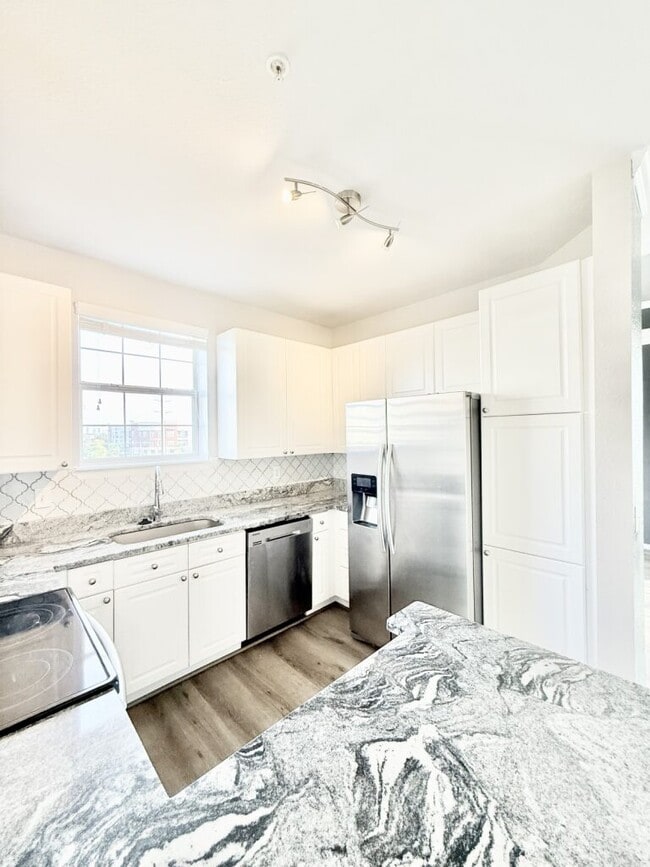 Building Photo - 4221 W Spruce St