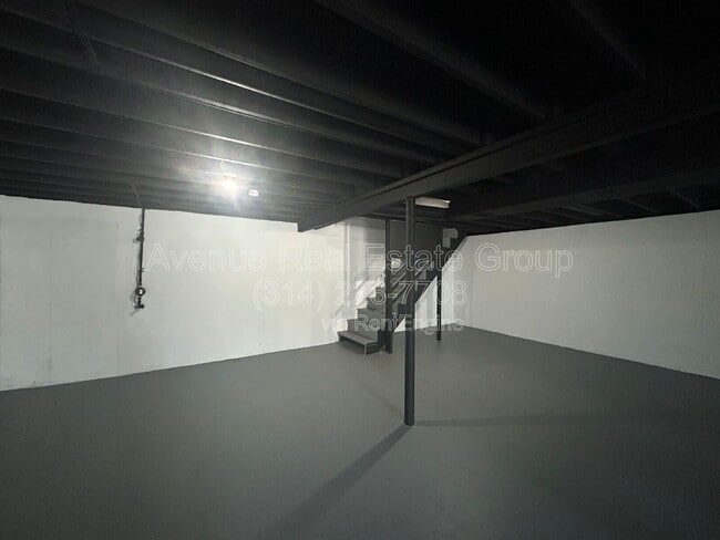 Building Photo - 10412 Prince Dr