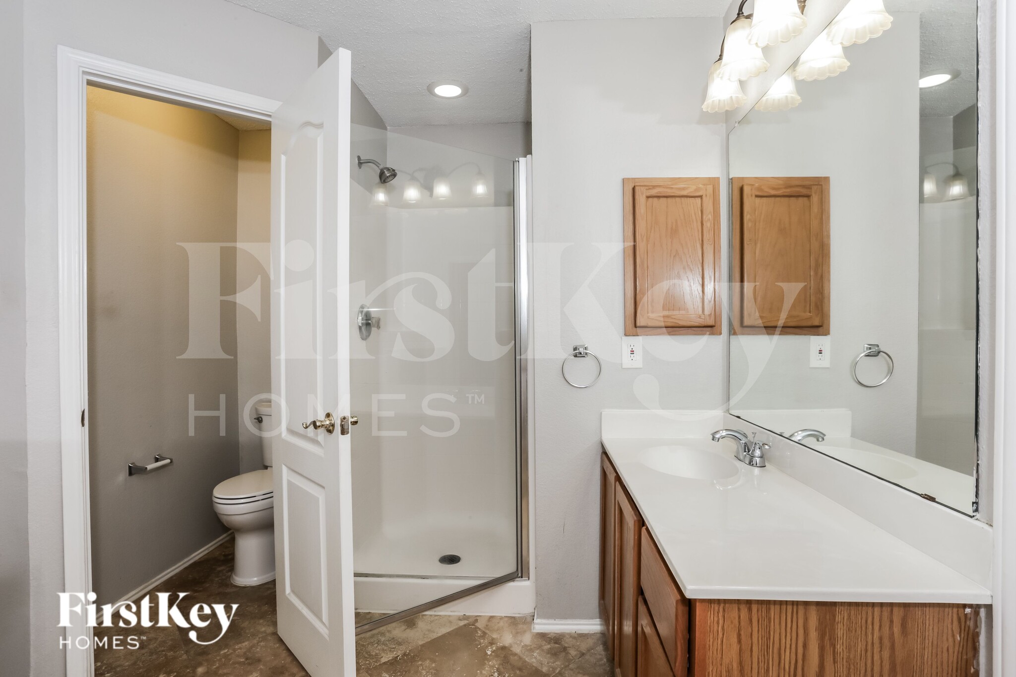 Building Photo - 621 Stellaway Dr