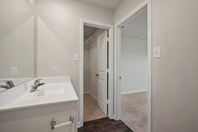 Building Photo - 7522 Thrips Ln