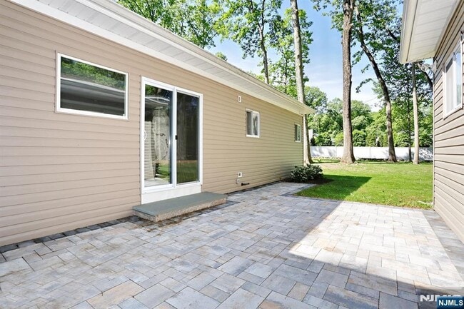 Building Photo - 16 Cypress Peak Ln