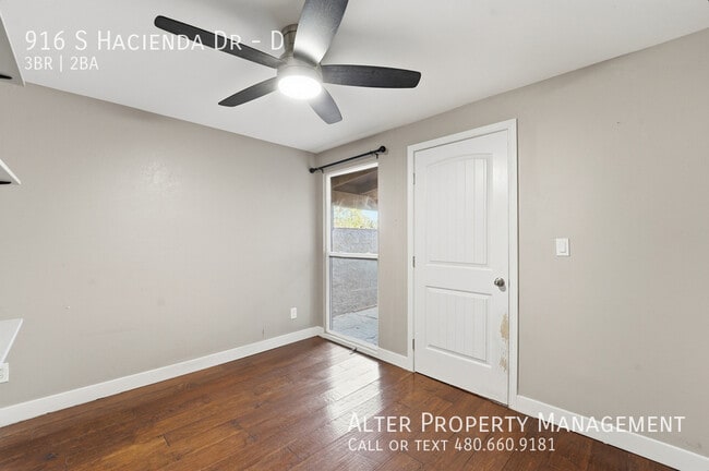 Building Photo - 916 S Hacienda Dr