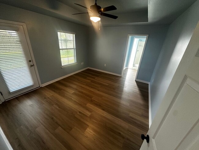 Building Photo - Quiet Neighborhood Living