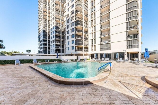 Building Photo - 5380 N Ocean Dr