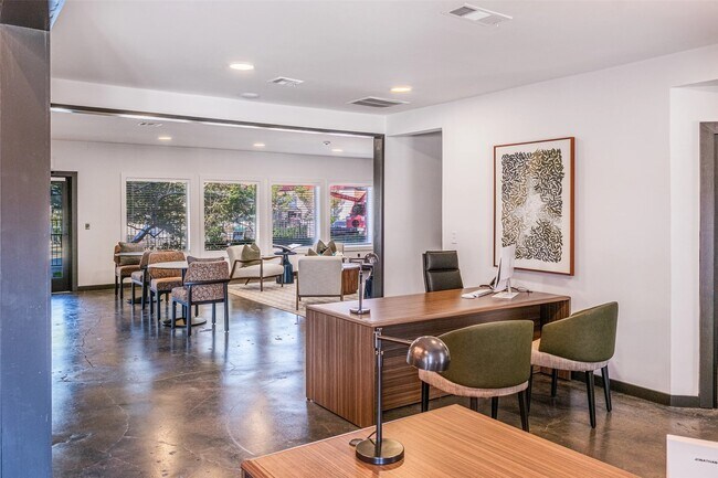 Building Photo - 4600 W Pioneer Dr