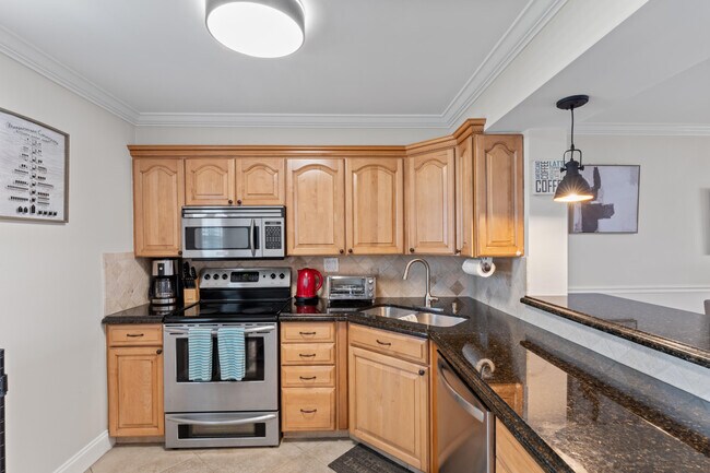 Building Photo - 2871 N Ocean Blvd