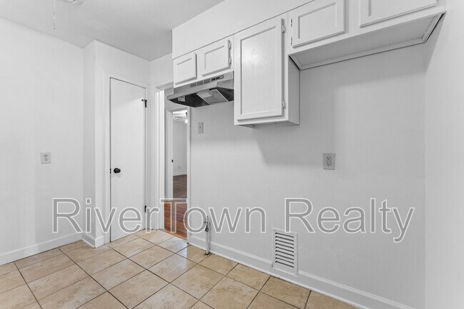 Building Photo - 810 Indian Dr