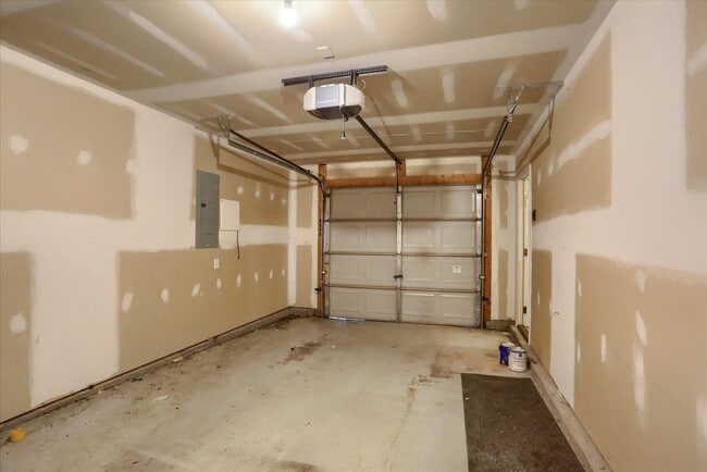 Building Photo - 35 Brook Side Dr