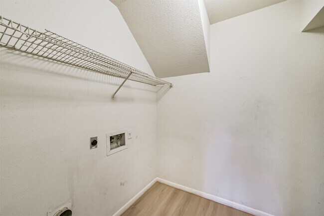Building Photo - 5917 Fairdale Ln