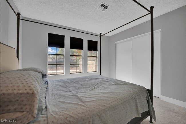 Building Photo - 3959 Salisbury Pl