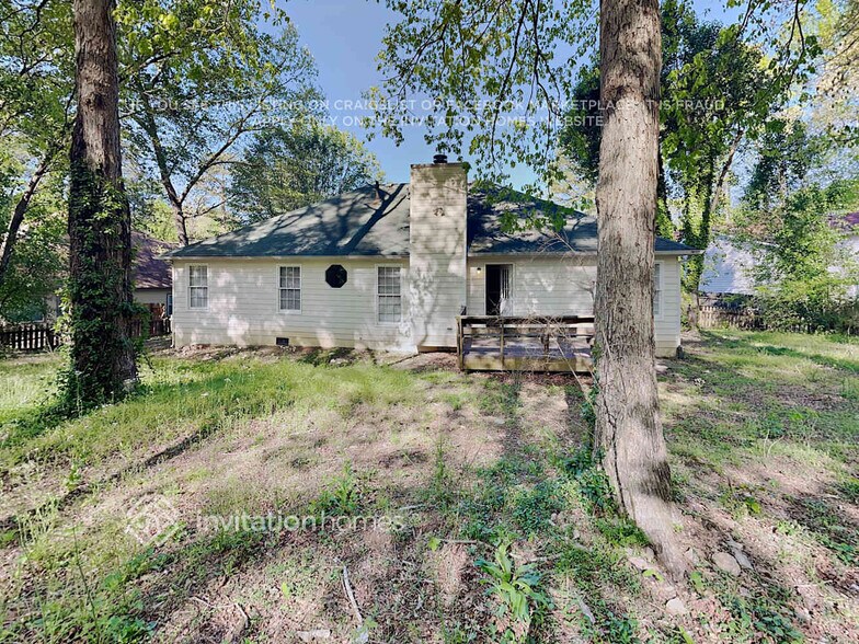 Building Photo - 561 Black Creek Dr