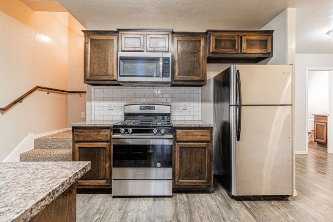 Building Photo - Buena Vida awaits for you!