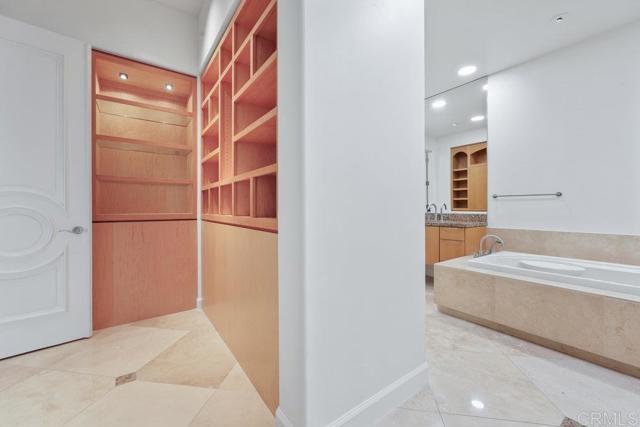 Building Photo - 464 Prospect St