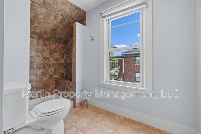 Building Photo - 12 Lowell Pl