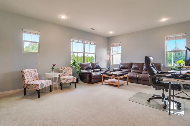 Building Photo - 3637 Alander Ct