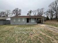 Building Photo - 3561 Hallbrook St