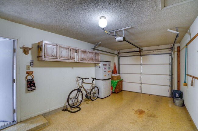 Building Photo - 1406 Broken Hills Dr