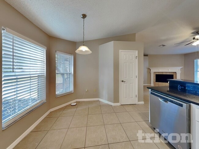 Building Photo - 6708 Shepherd Oaks St