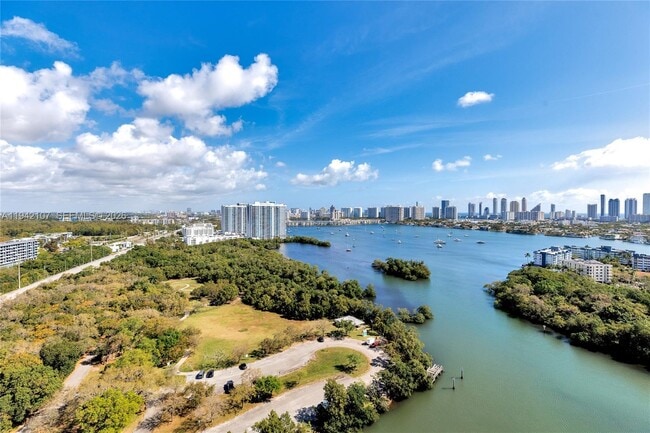 Building Photo - 16385 Biscayne Blvd