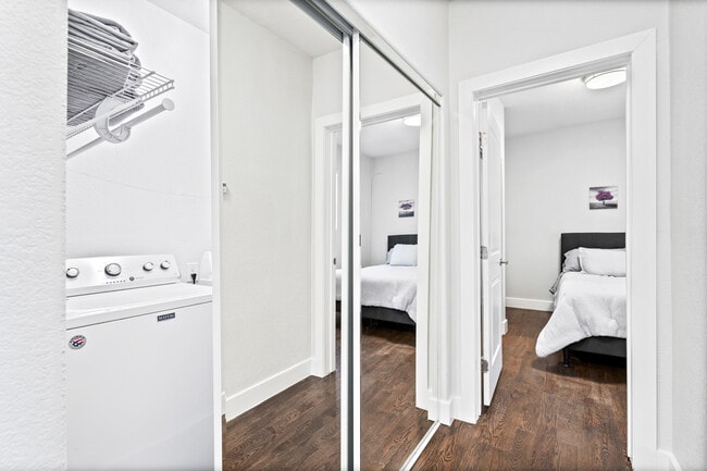 Building Photo - 4411 Logan St