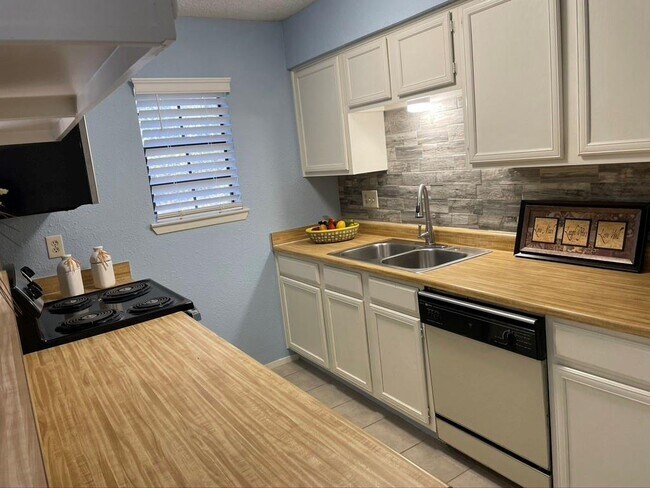 Building Photo - 4159 Steck Ave