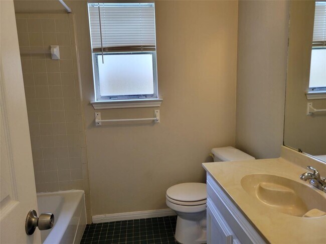 Building Photo - 1703 Provident Ln