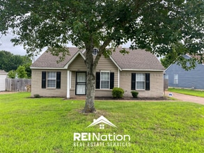 Building Photo - MILLINGTON STUNNER! 3BR/2BA | Vaulted Ceilings & Vinyl Plank Floors | Fenced Yard!