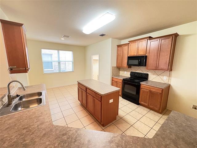 Building Photo - 1010 Utopia Ln