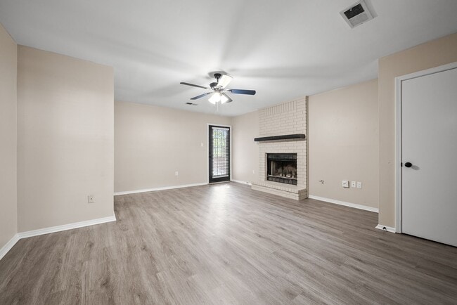 Building Photo - 24 Oak Ridge Dr