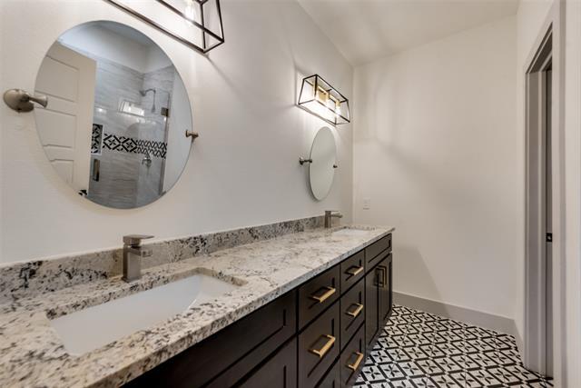 Building Photo - 6011 Rivendell Dr
