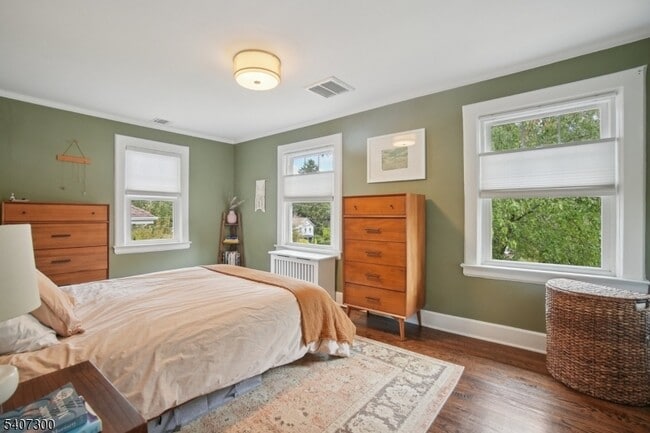 Building Photo - 6 Girard Pl