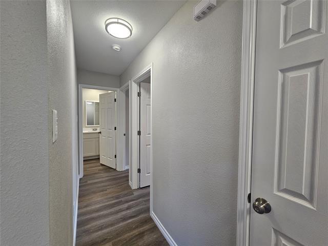 Building Photo - 2208 Teakwood Ct